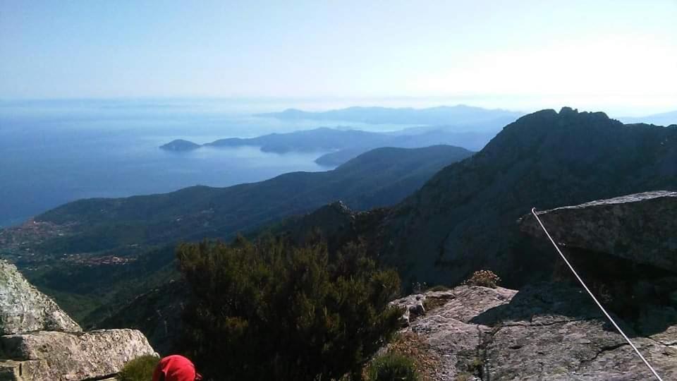 Casa Vacanze Il Pastore Tedesco Portoferraio Luaran gambar